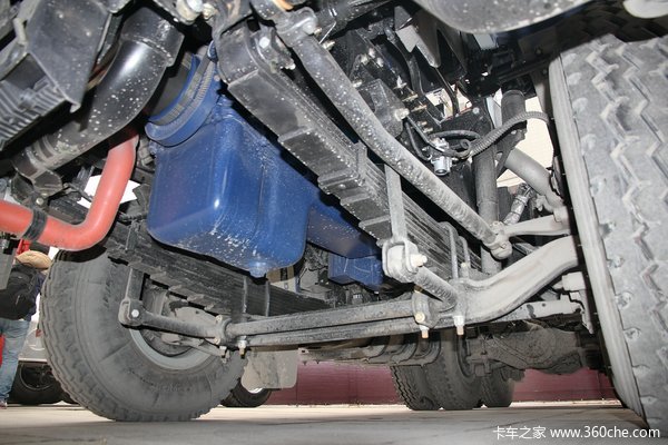 陕汽重卡 德龙x3000 超强版 550马力 6x4牵引车(sx42584y324)底盘图片