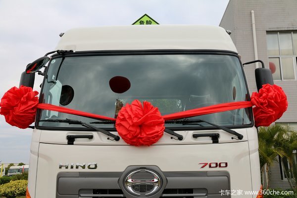 广汽日野 700系列重卡 450马力 6X4危险品牵引车(YC4250SS1EL5W)