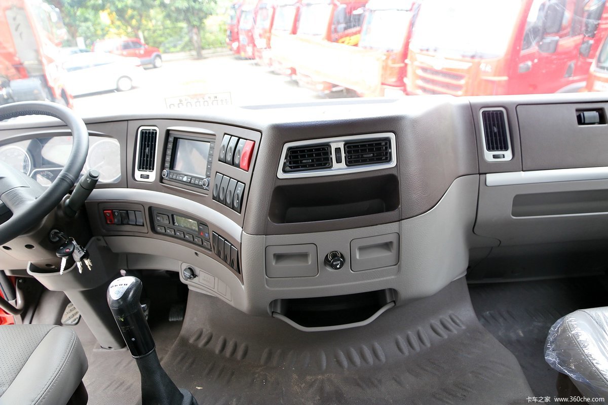 【图】东风柳汽 乘龙h7重卡 450马力 6x4牵引车(红色)(lz4251m7da)