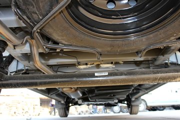 大通 v80 2016款 136马力 傲运通手动版 短轴中顶封闭厢货(国五)底盘