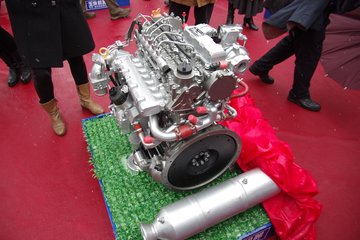 玉柴YC4Y22-13550 135马力 2.2L 国五 柴油发动机