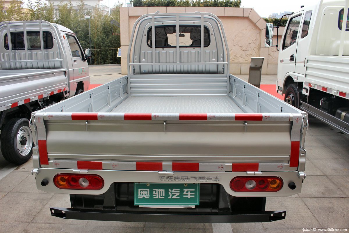 【图】飞碟奥驰 m1系列 1.3l 88马力 汽油/cng 2.