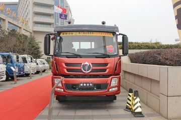 飞碟奥驰 D6系列 170马力 6X2 6.8米排半栏载货车 卡车图片