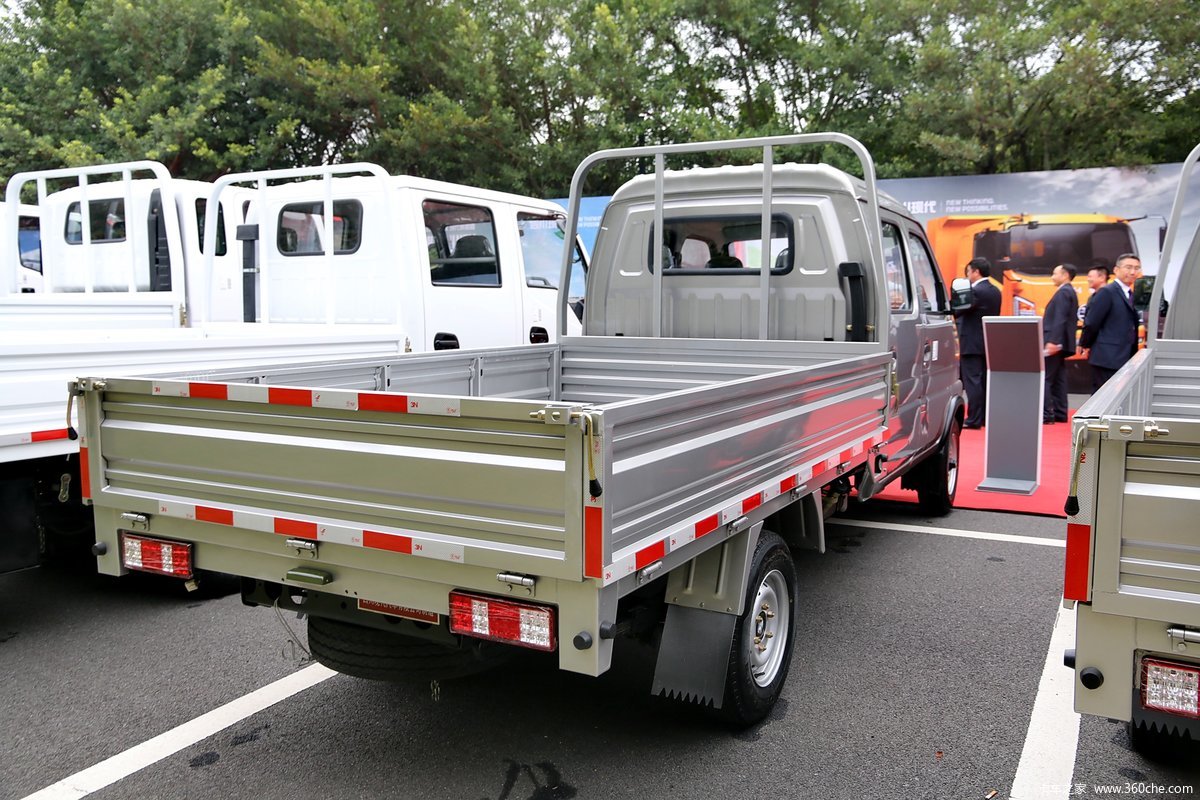 6米双排栏板微卡 外观  > 现代商用车 > 瑞宝 > 四川现代 瑞宝 1.