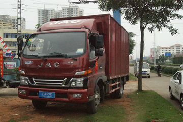 江淮 骏铃V6 160马力 3.8米排半厢式轻卡(HFC5043XXYP91K6C2)
