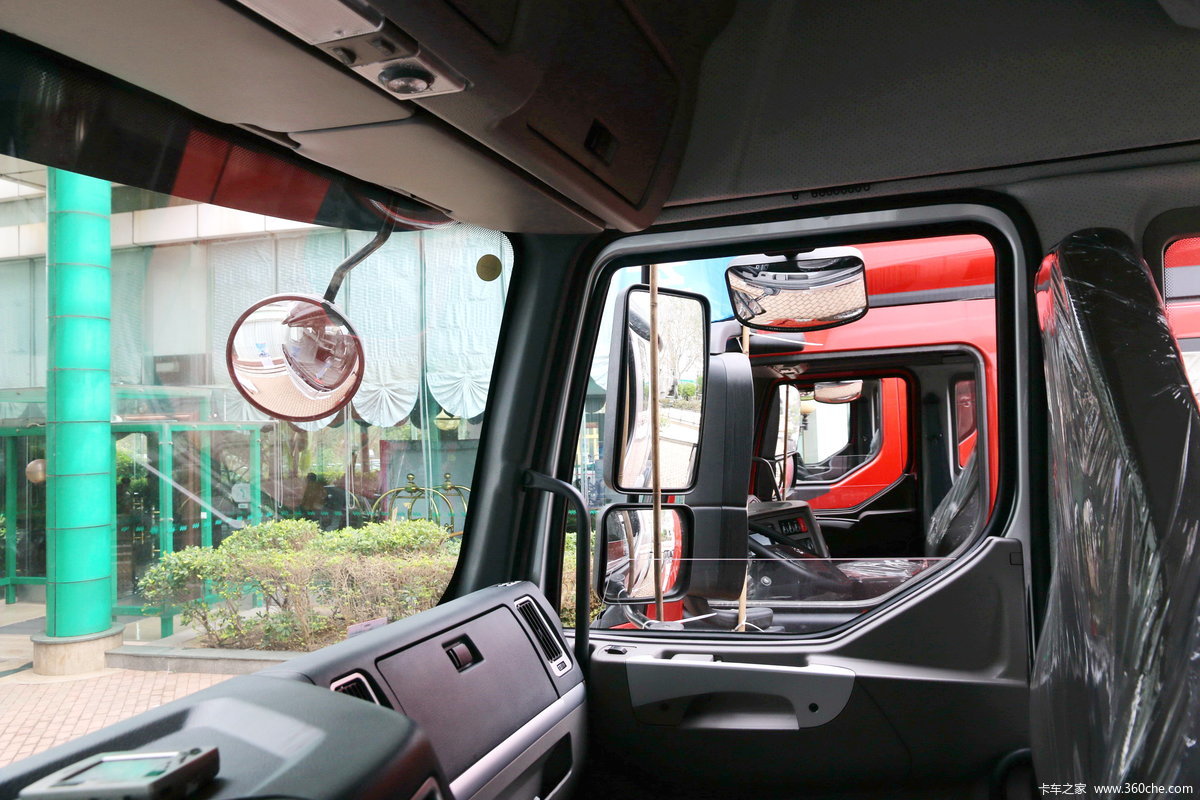 【图】东风柳汽 乘龙m7重卡 高速版 460马力 6x4牵引车(潍柴)(lz4251