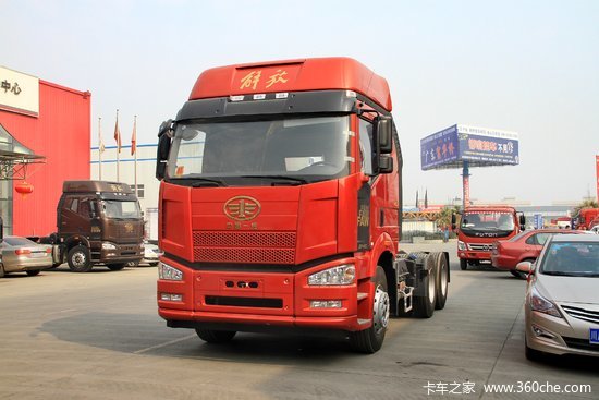 一汽解放 J6P重卡 领航版 460马力 6X4自动挡牵引车(CA4250P66K24T1A1E5)