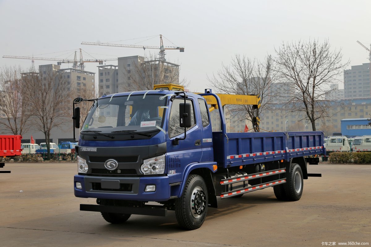 福田 瑞沃中卡 122马力 4X2 6.2米排半栏板载货车