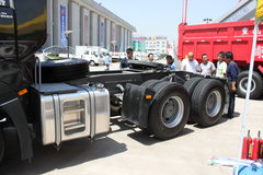 中国重汽 HOWO A7系重卡 420马力 6X4 牵引车(驾驶室A7-P)(ZZ4257V3247N1H)