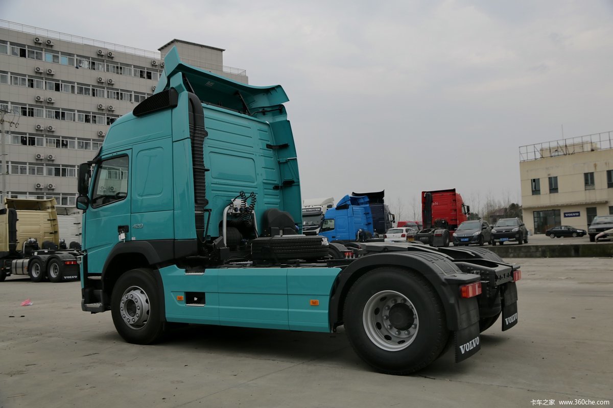 【图】沃尔沃 新fm重卡 420马力 4x2牵引车(欧五)_实拍图片_385042