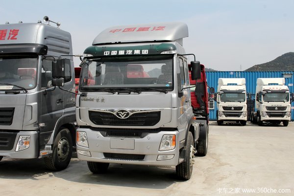 中国重汽 豪曼H5重卡 340马力 4X2牵引车(半高顶)(ZZ4188K10EB0)