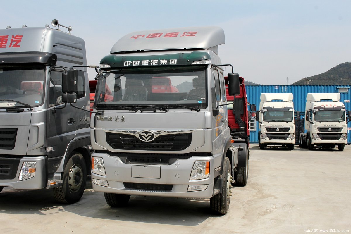 【图】中国重汽 豪曼h5重卡 340马力 4x2牵引车(半高顶)(zz4188k10eb0