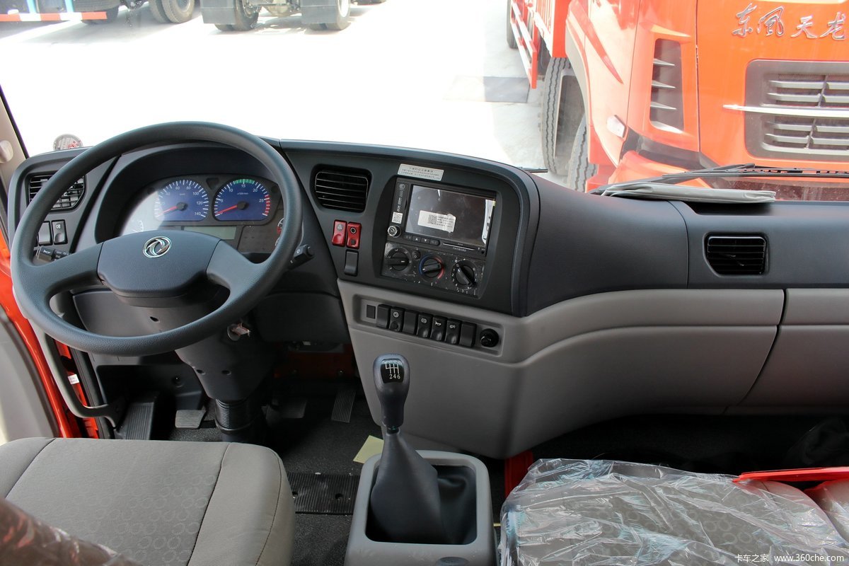 75米排半栏板载货车(dfh1140bx1v) 驾驶室