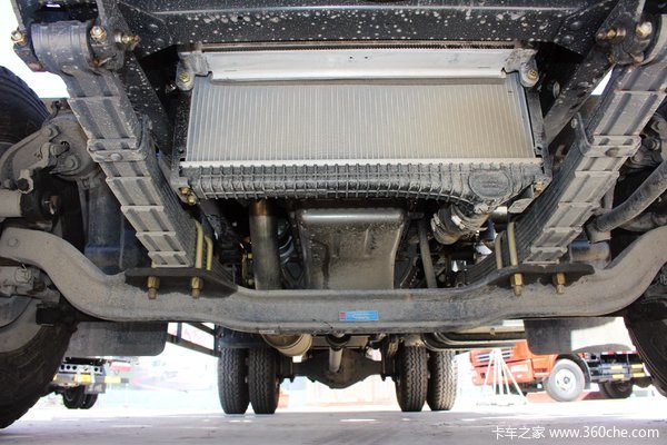 东风 多利卡d7 150马力 4.8米排半栏板轻卡(dfa1140l11d3)底盘图片