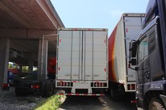 东风商用车 天龙重卡 245马力 6X2 9.6米排半厢式载货车(DFL5253XXYAX1B)