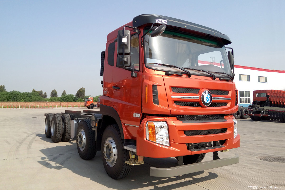 中国重汽成都商用车 W5B-H重卡 310马力 8X4 6.8米自卸车