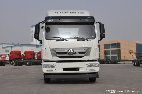 中国重汽 豪瀚J5G中卡 轻载版 210马力 6X2 8.75米栏板载货车(ZZ1255M56C3E1)
