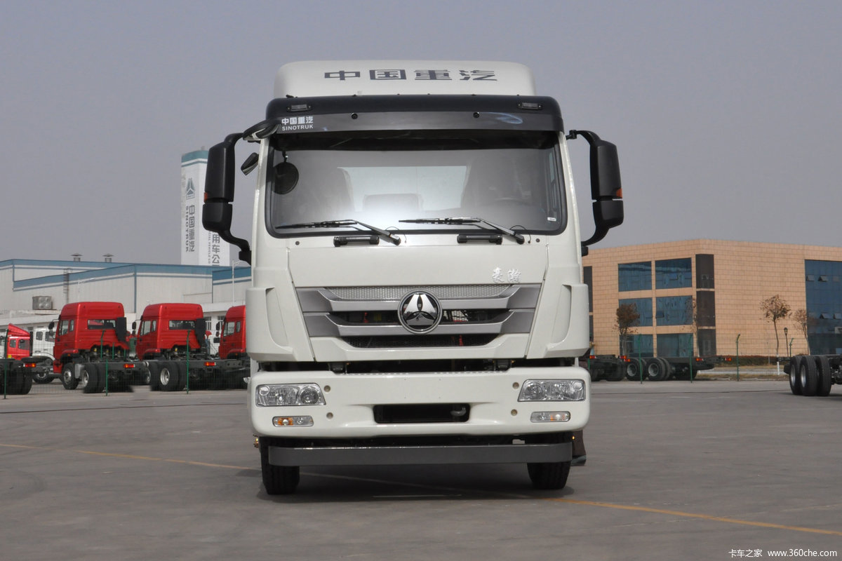 中国重汽 豪瀚J5G中卡 轻量化版 280马力 6X2 9.6米栏板载货车