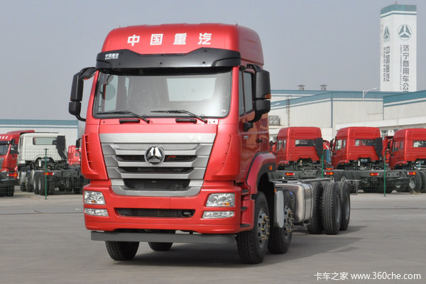 中国重汽 豪瀚J7B重卡 340马力 8X4 LNG载货车底盘(ZZ1315N4666E1C)