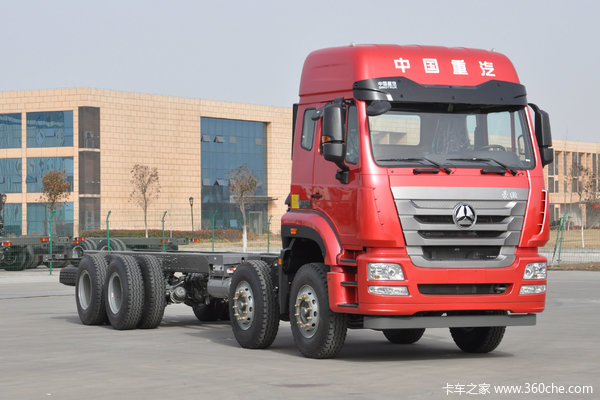 中国重汽 豪瀚J7B重卡 340马力 8X4 LNG载货车底盘(ZZ1315N4666E1C)