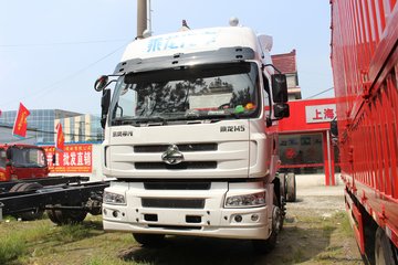 东风柳汽 乘龙M5重卡 270马力 6X2载货车底盘(LZ1200M3CBT) 卡车图片