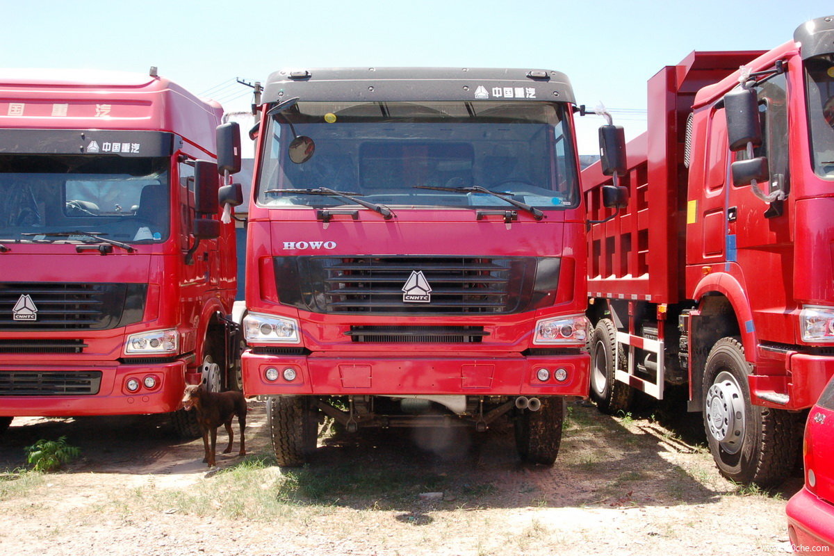 中国重汽 黄河少帅重卡 240马力 6X2 栏板载货车(中顶)