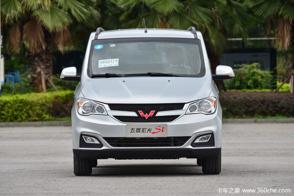 五菱 宏光 2015款 S基本型 112马力 1.5L面包车(国六)