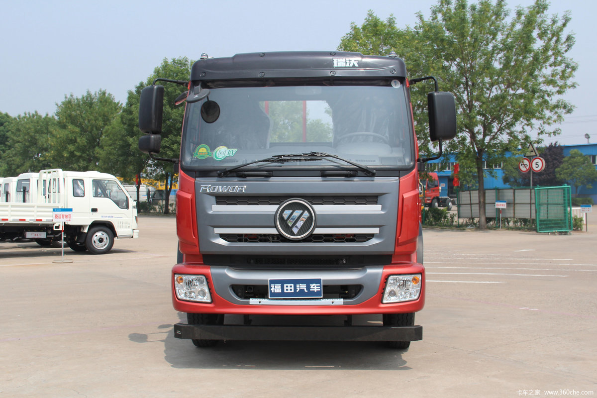 福田 瑞沃中卡 168马力 4X2 6.7米仓栅式载货车