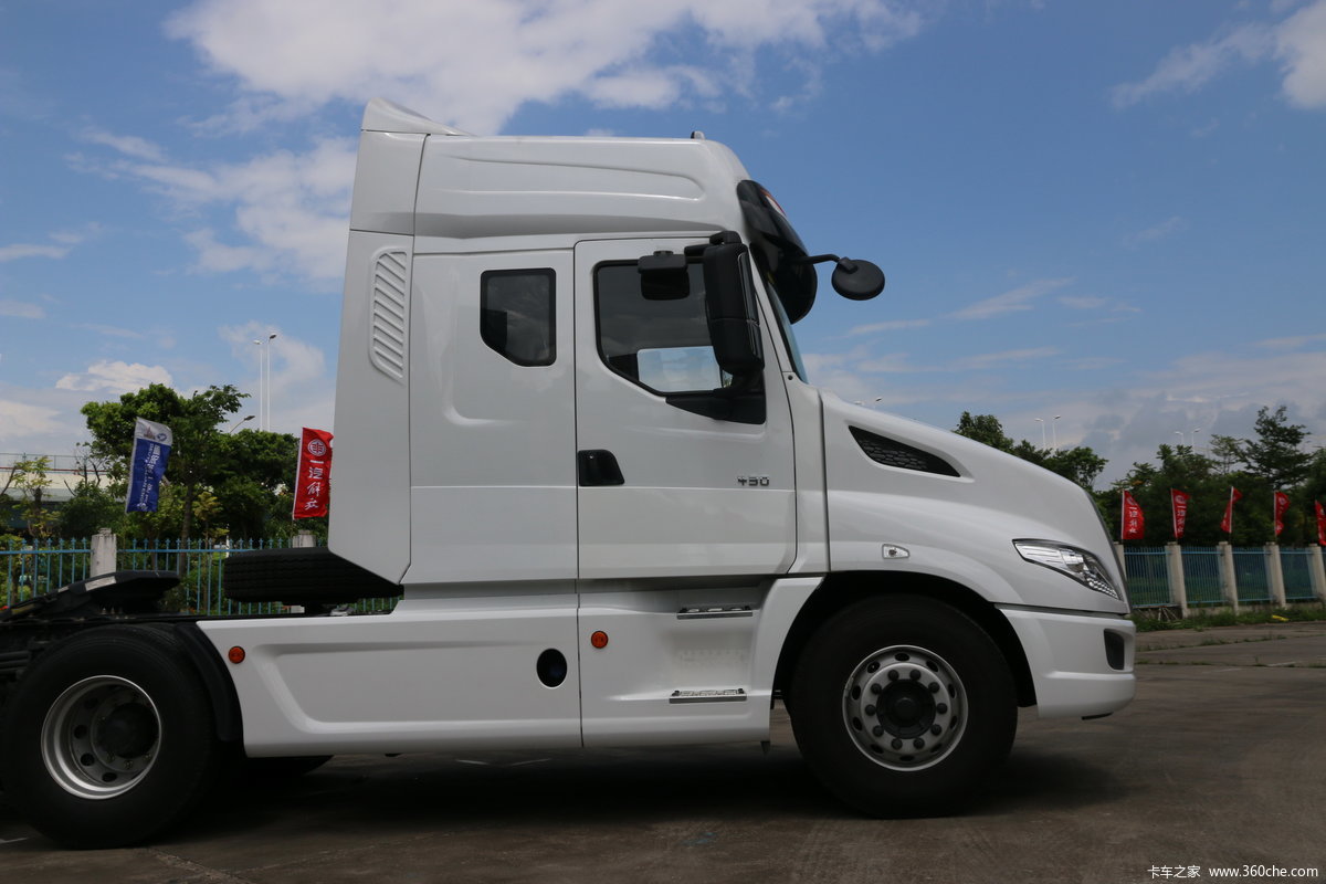 东风柳汽 乘龙t7重卡 430马力 6x4牵引车