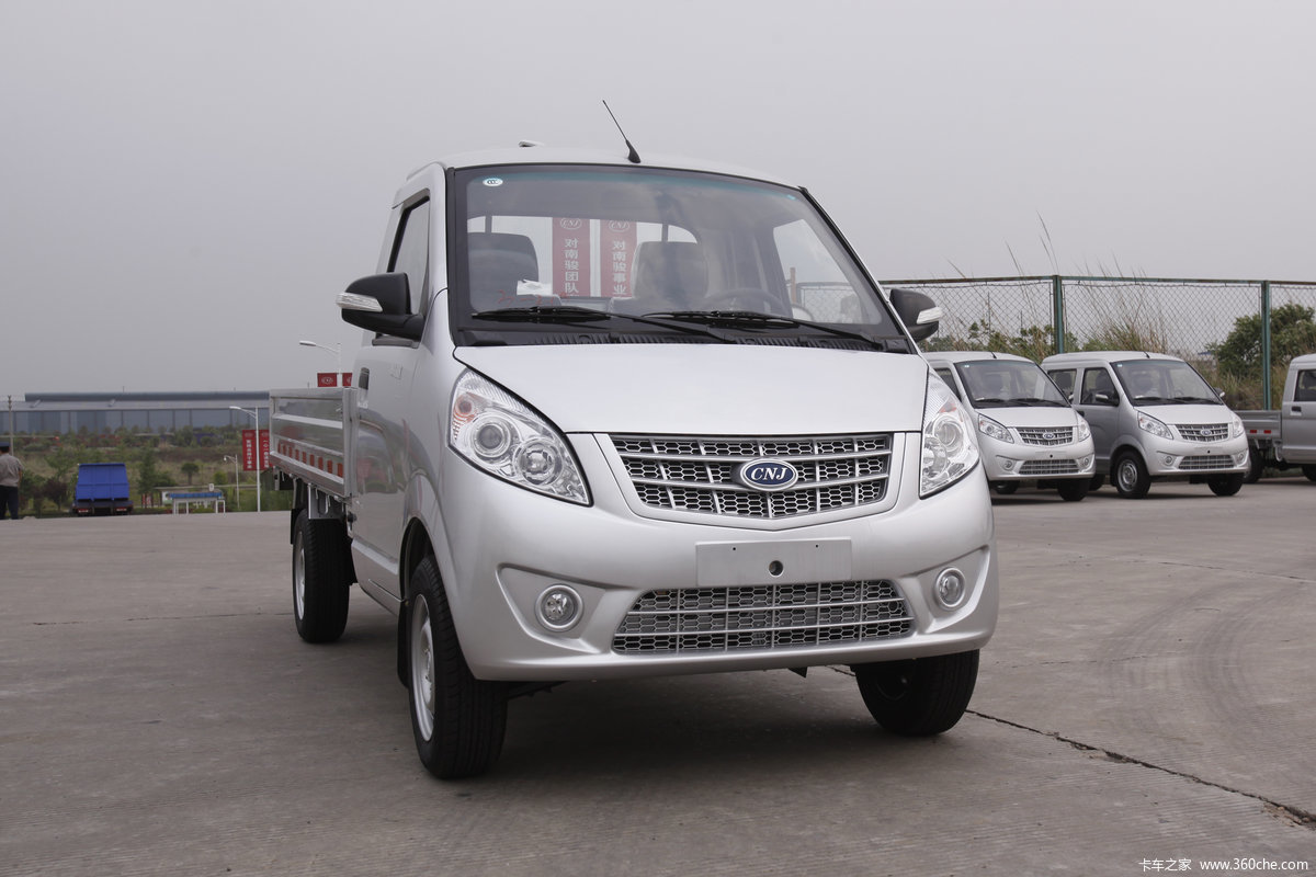 3l 82马力 汽油 3米单排栏板微卡(cnj1021sda30m)_实拍图片_416538