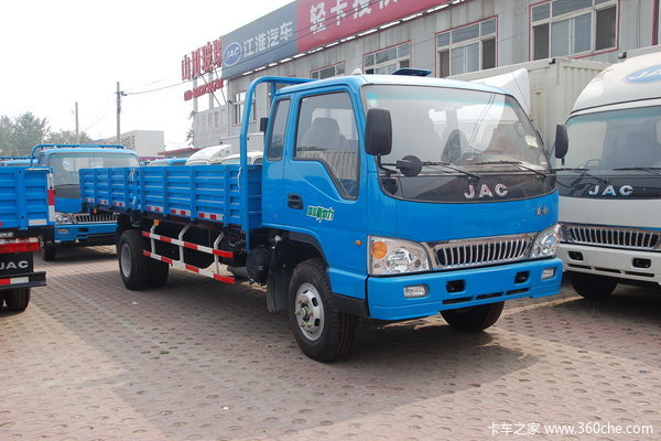 江淮 骏铃W530 160马力 4X2 6.8米排半栏板载货车(HFC1160P81K1E1)