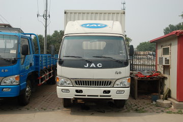 江淮 骏铃W530 150马力 4X2 6.8米排半厢式载货车(HFC5110XXYP81K1E1)