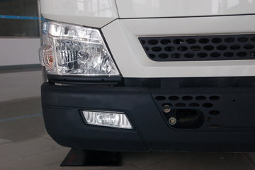 江铃凯锐116马力422米单排栏板轻卡窄体