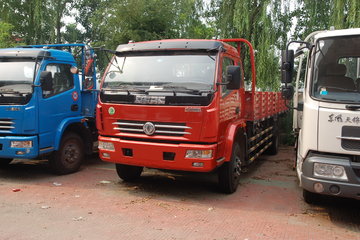 东风 康霸中卡 140马力 4X2 6.1米栏板载货车(带卧铺)(EQ1120GZ12D6) 卡车图片