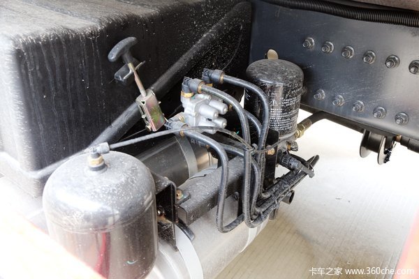 东风天龙冷藏车火热促销中 让利高达0.8万
