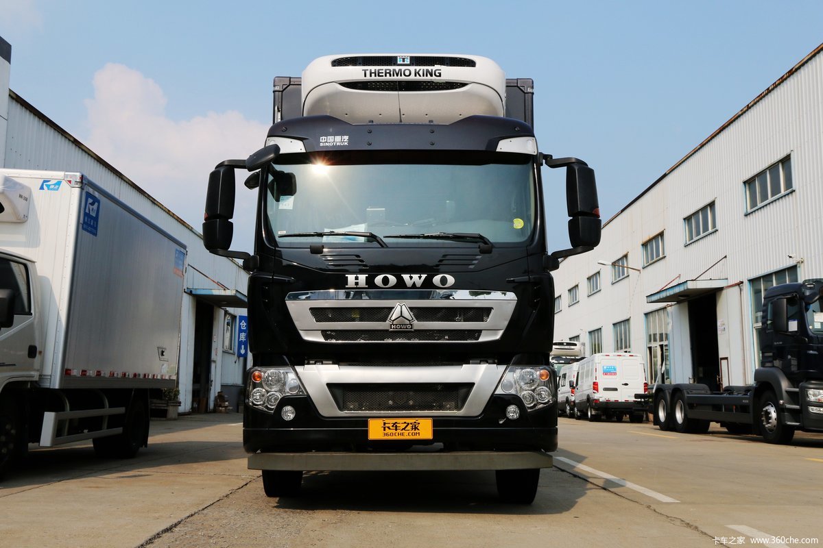 中国重汽 HOWO T5G 340马力 8X4 9.4米冷藏车底盘(4.444速比)