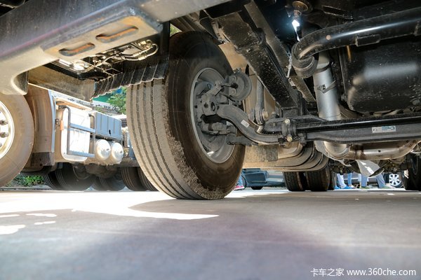 东风商用车 天龙重卡 启航版 450马力 6x4牵引车(dfl4251a15)底盘图片