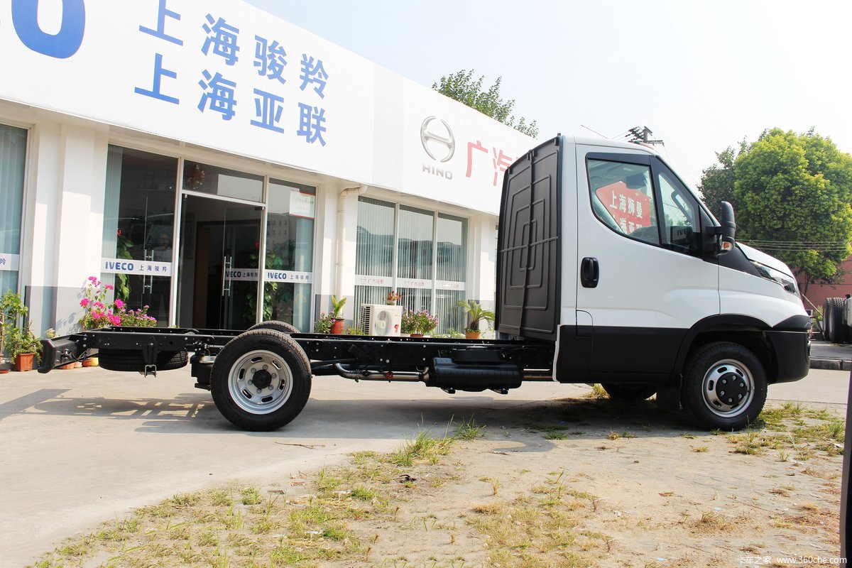 【图】依维柯 daily中卡 170马力 4x2单排载货车底盘(45c17h)_实拍