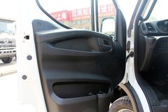 依维柯 Daily中卡 170马力 4X2单排载货车底盘(45C17H)