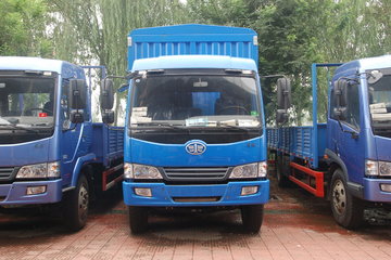 青岛解放 赛龙III中卡 180马力 4X2 6.2米排半篷式载货车(CA5147XXYPK2L2EA80-2)