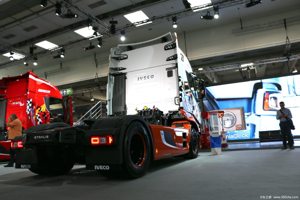 ά New Stralis XPؿ 570 4X2ǣ                                                