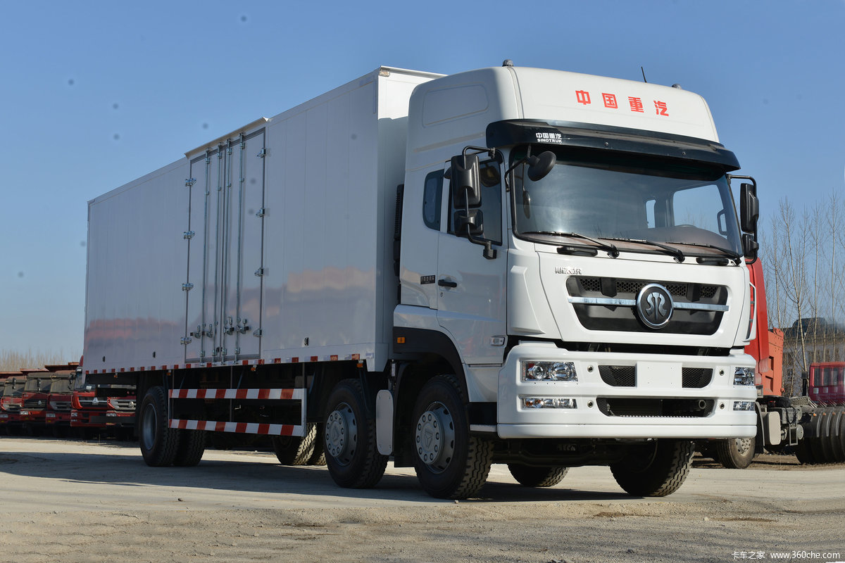 中国重汽 斯太尔DM5G重卡 280马力 6X2 9.6米厢式载货车