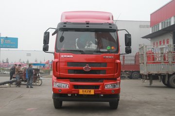 东风柳汽 乘龙M3中卡 200马力 4X2 6.75米栏板载货车(LZ1166M3AB)