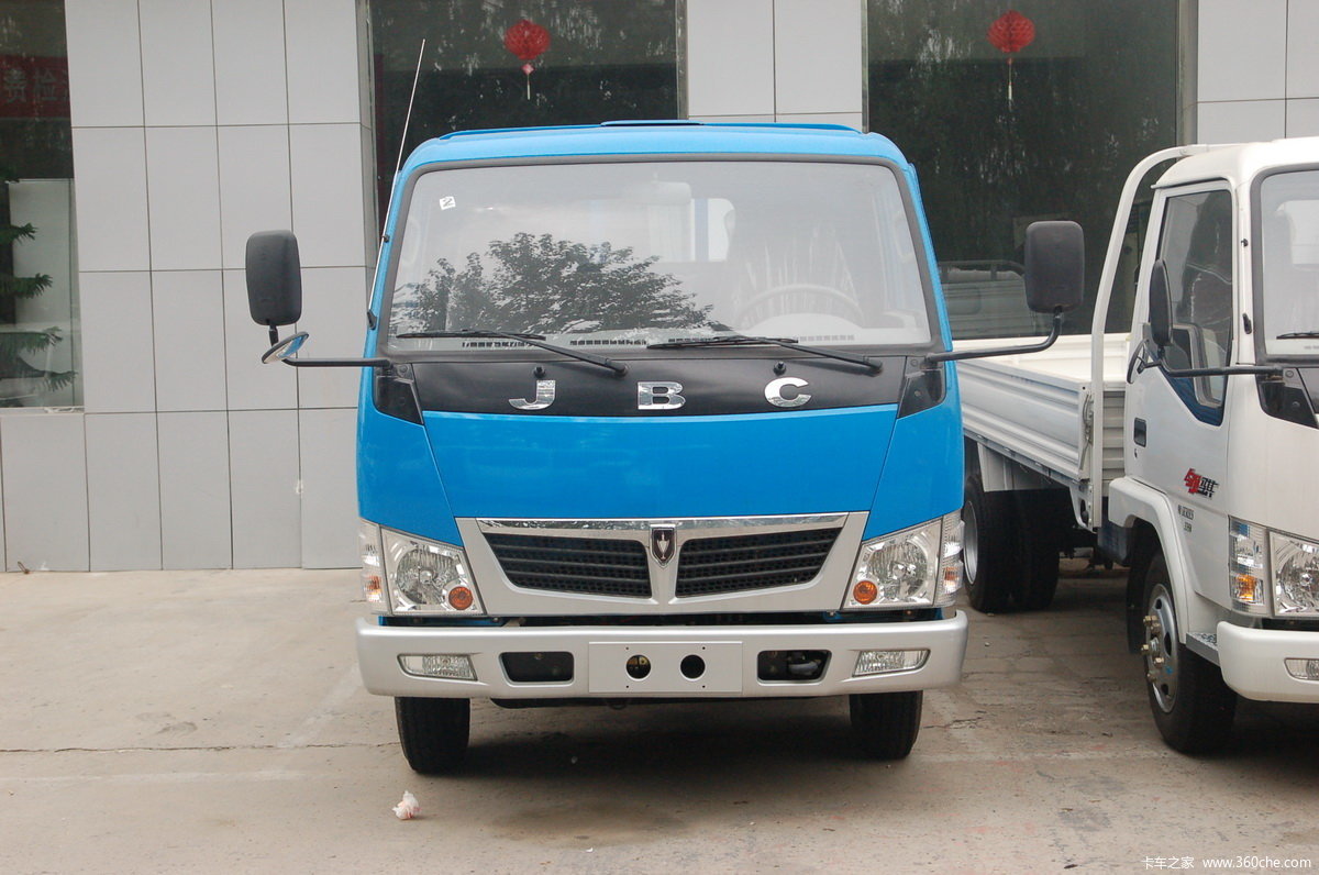 金杯 领驰 金杯领驰 103马力 4.3米单排栏板轻卡(宽体) 外观