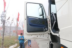 中国重汽 HOWO T7H重卡 440马力 6X2牵引车(中桥提升)(ZZ4257V26FHE1B)