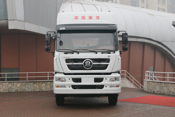 中国重汽 斯太尔D7B重卡 轻量化版 430马力 6X4 CNG牵引车(12个瓶)(ZZ4253N3841E1CN)