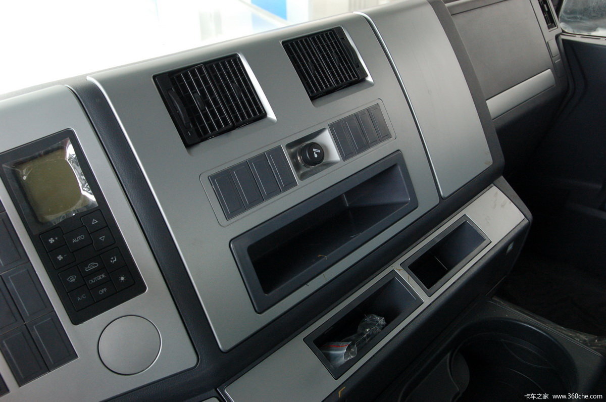 【图】陕汽 德龙f2000重卡 290马力 4x2 牵引车(高顶双卧铺)(sx4185nm