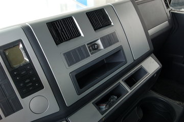 陕汽德龙f2000重卡290马力4x2牵引车高顶双卧铺sx4185nm351