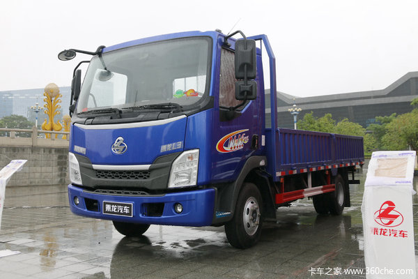 东风柳汽 乘龙L3 165马力 4X2 6.75米排半栏板载货车(LZ1160M3AB)