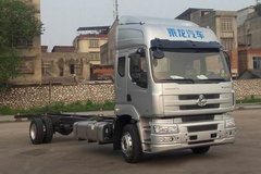 东风柳汽 乘龙H7重卡 460马力 4X2排半厢式载货车底盘(LZ5181XXYH7ABT)